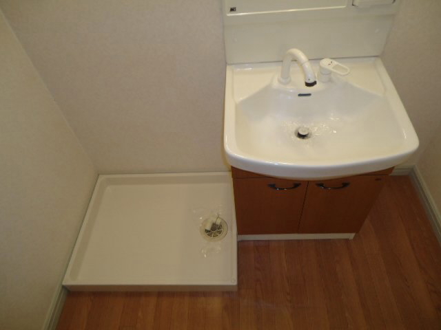 洗面設備　独立型洗面台です！忙しい朝に便利！