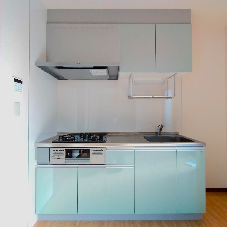 キッチン　システムキッチンガス3口グリル付楽しくお料理♪