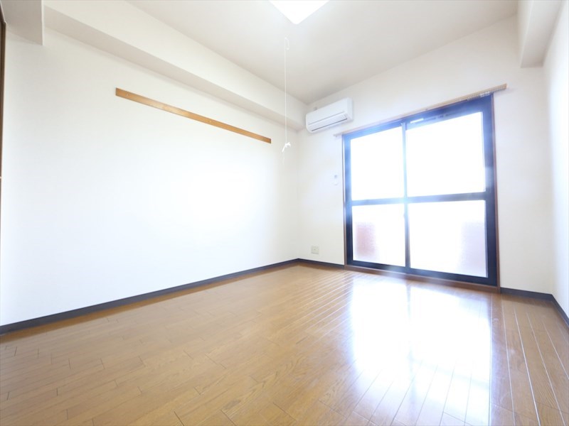 バルコニー　洋室7.8帖　クローゼット（収納充実してます）