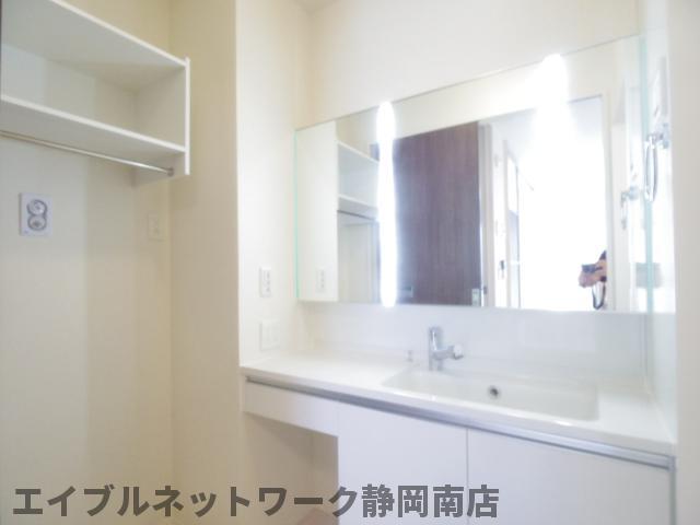 洗面設備　忙しい朝には欠かせない洗面所です