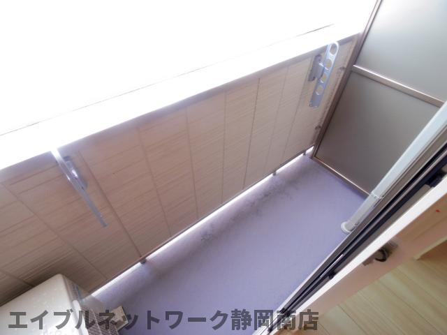 バルコニー　お洗濯にも便利なバルコニー付き