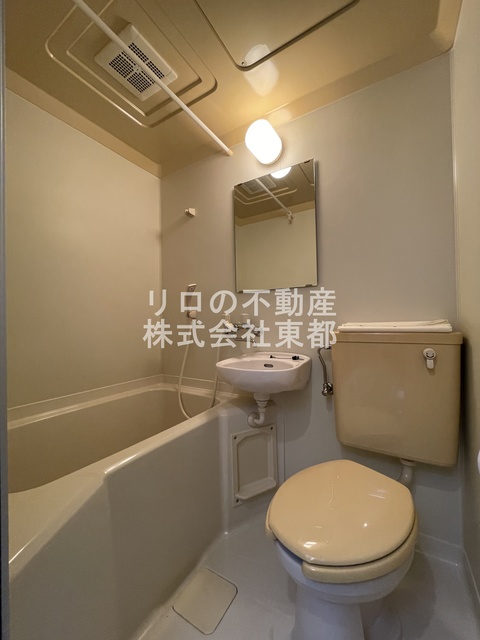 バス・シャワールーム　お掃除しやすい☆洗面台付き３点ユニットです☆