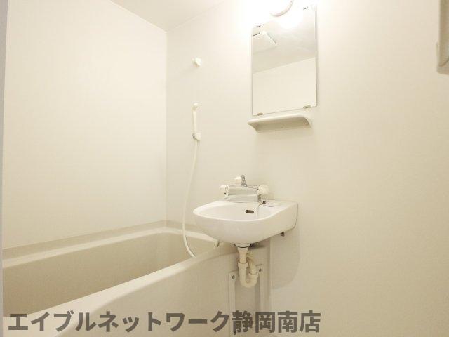 バス・シャワールーム　お風呂で日々の疲れを落としましょう
