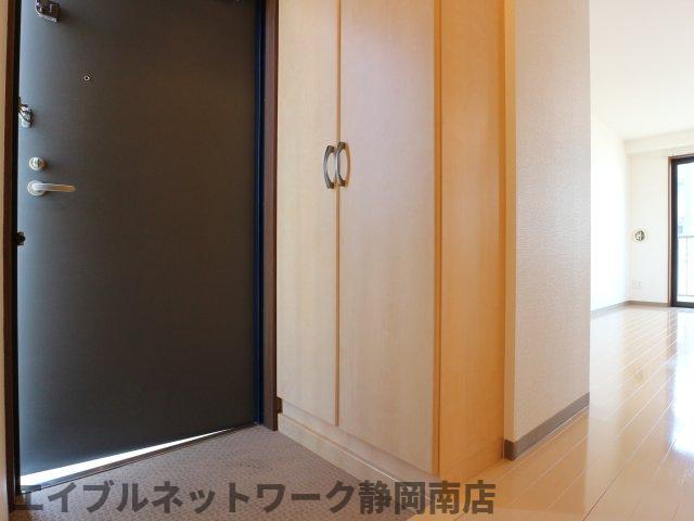 玄関　シンプルで使いやすい玄関です