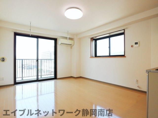 居室・リビング　使いやすい居間です