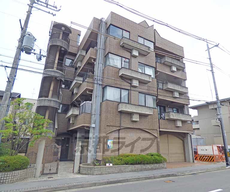京都市北区大宮東小野堀町のマンションの建物外観