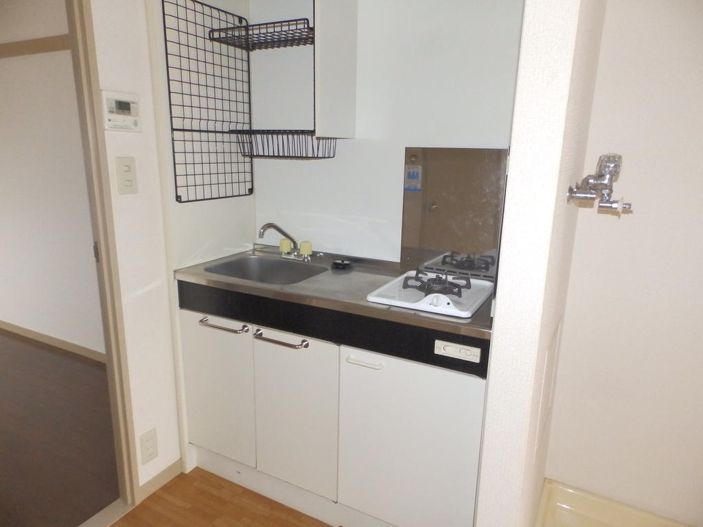 キッチン　まな板置くスペースもあります