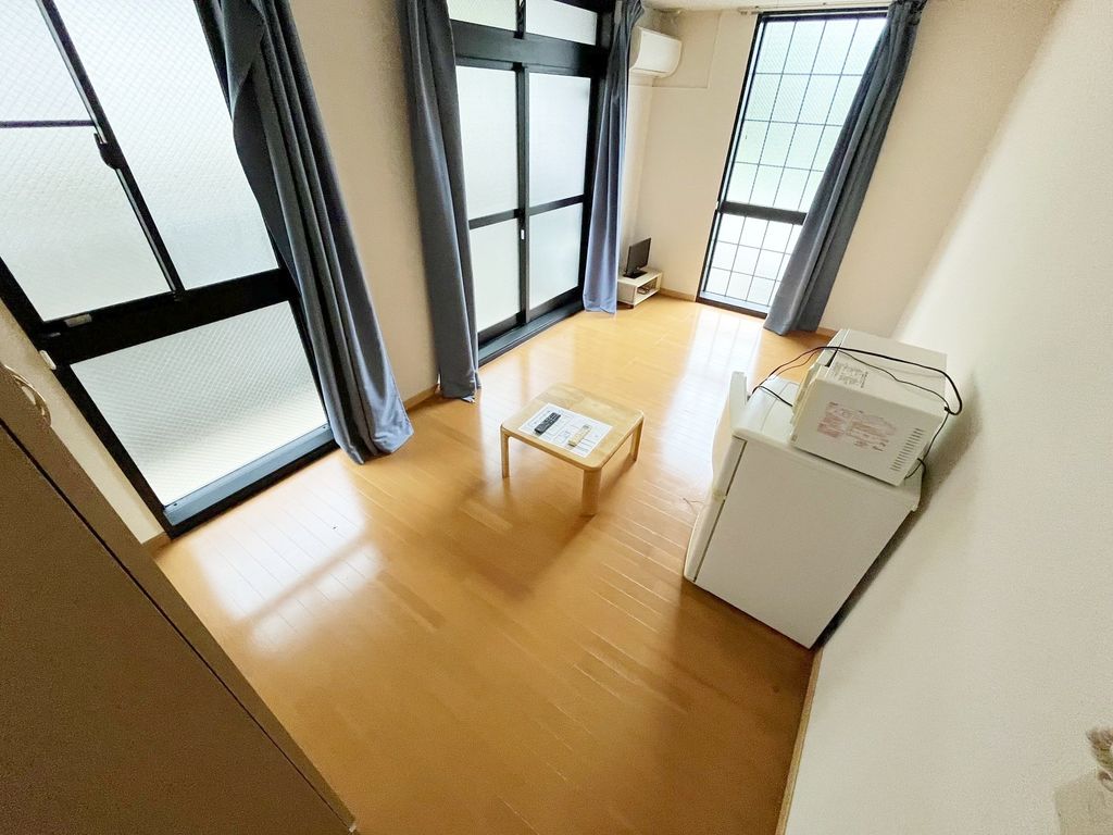 レオパレスフォンテーヌIIの居間写真