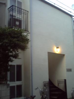 川崎市中原区西加瀬のアパートの建物外観