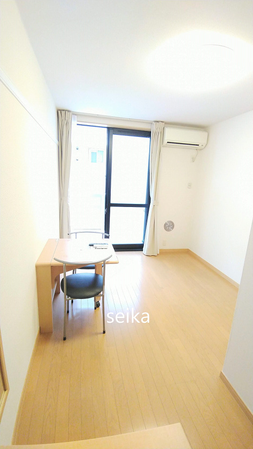 居室・リビング　造り付ベットタイプのお部屋です。