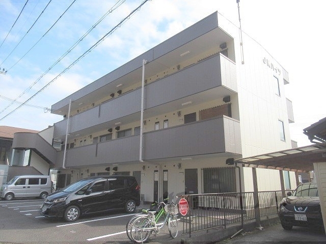 甲賀市水口町名坂のアパートの建物外観
