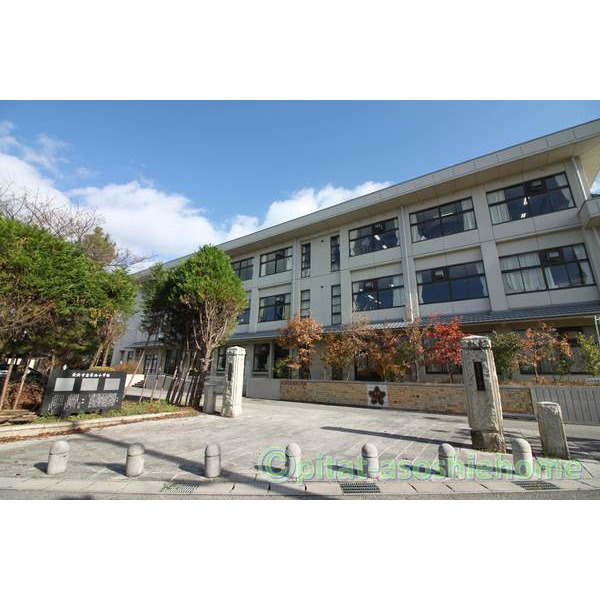 小学校　長浜市立長浜小学校（小学校）まで985m