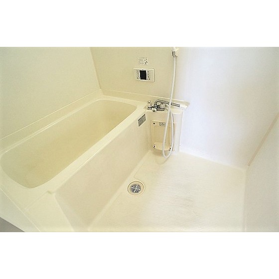 バス・シャワールーム　追い炊き給湯※お部屋は同型タイプ。