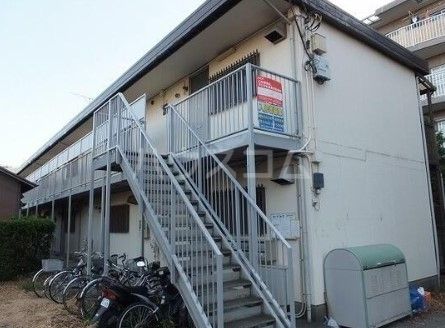 【府中市白糸台のアパートの建物外観】