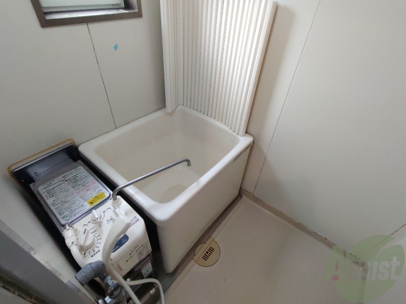 バス・シャワールーム　浴室は綺麗で追い焚きも付いて気持ちよくお過ごしいただけます。