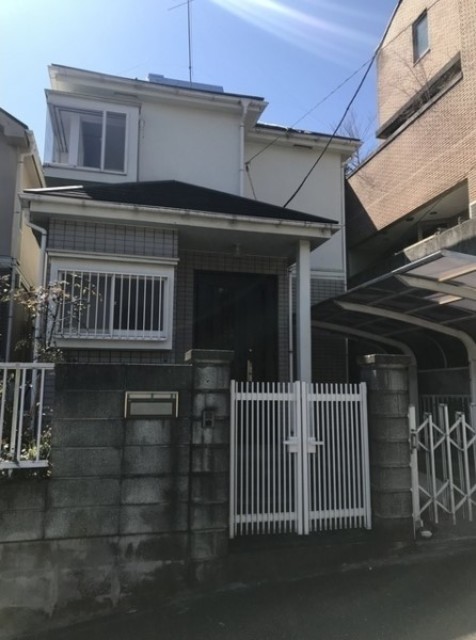 田奈町貸家の建物外観