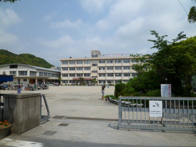 メゾンＣＯＲＯの小学校