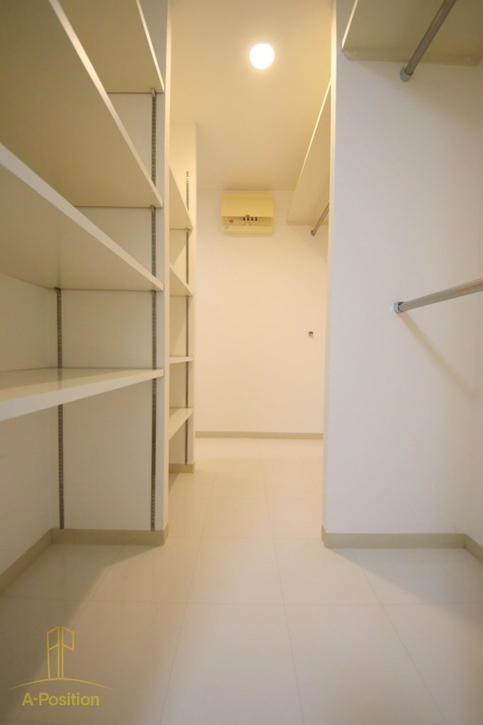 収納　ルクレ堺筋本町レジデンス