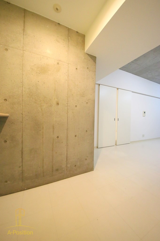 玄関　ルクレ堺筋本町レジデンス