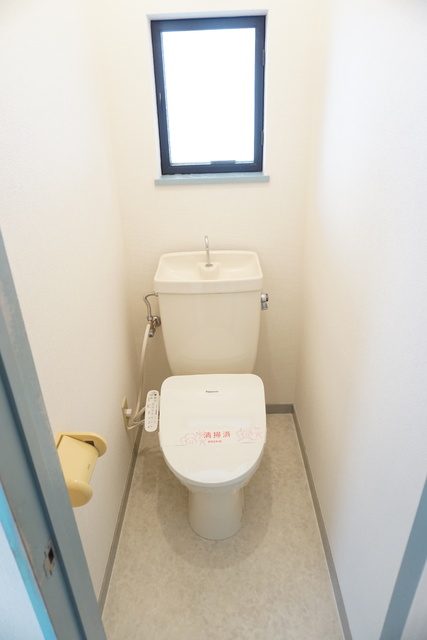 トイレ　★トイレは嬉しい洗浄機能付き便座です♪★