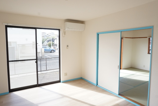 居室・リビング　★南西向き７帖の洋室です♪★