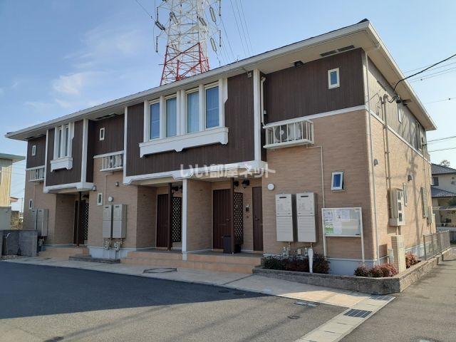 四日市市白須賀のアパートの建物外観