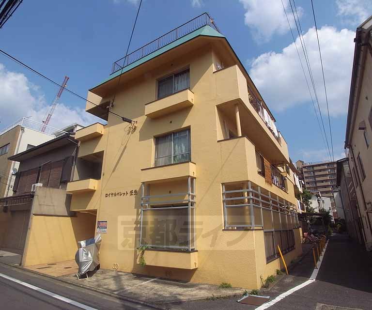 京都市中京区壬生天池町のマンションの建物外観