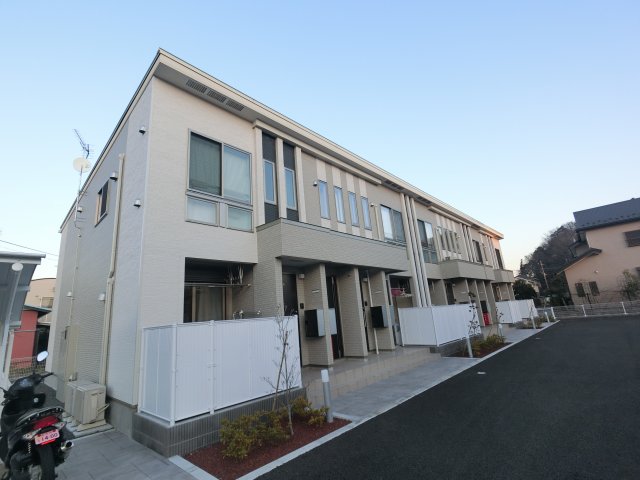 【印西市小林のアパートの建物外観】