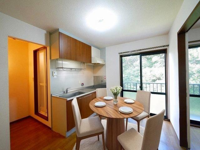 居室・リビング　CGで家具等を配置したもので家具等は含まれません