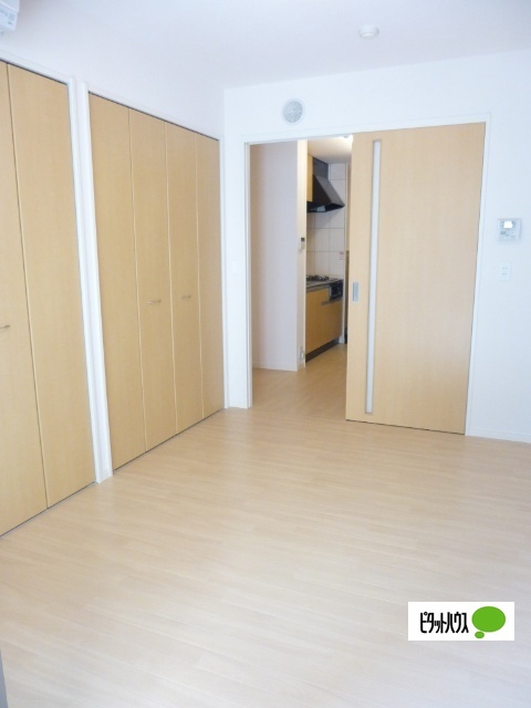 居室・リビング　室内