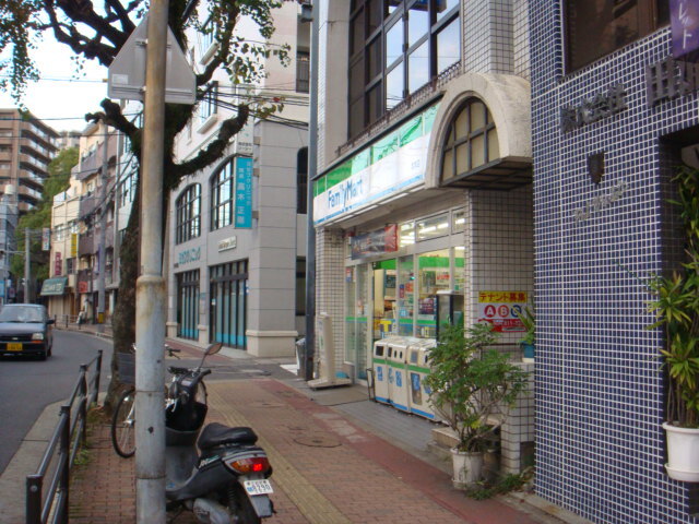 その他　ファミリーマート坂本店（その他）まで359m