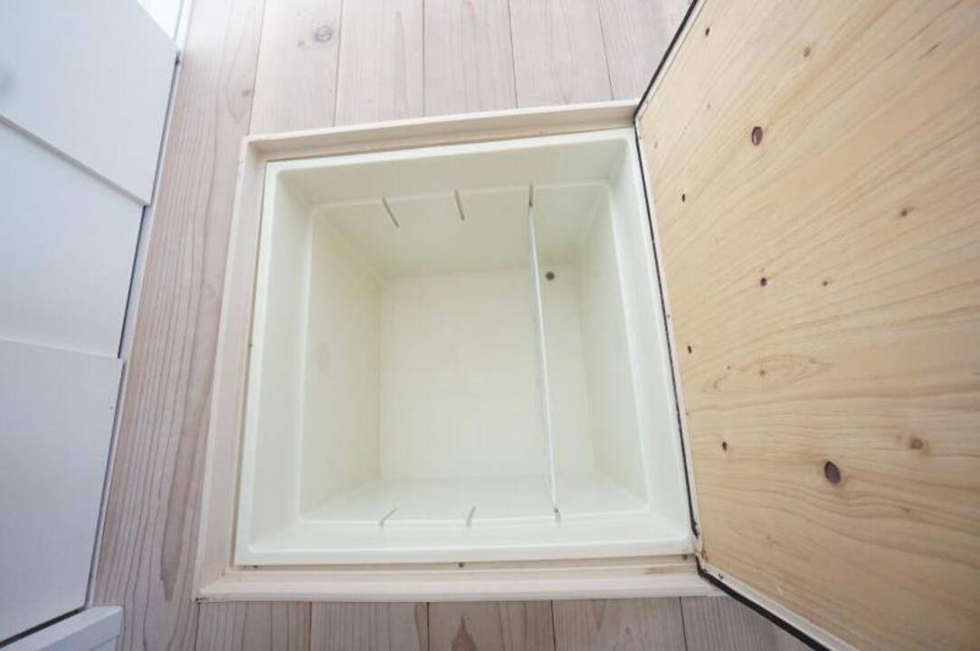 収納　床下収納