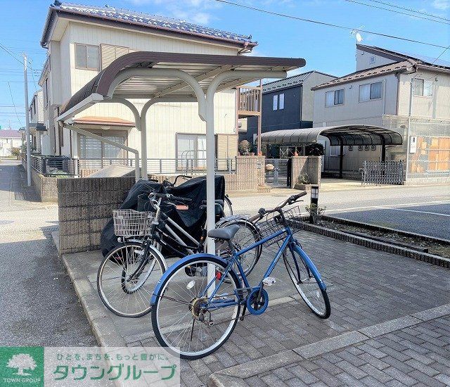 その他　屋根付き駐輪場