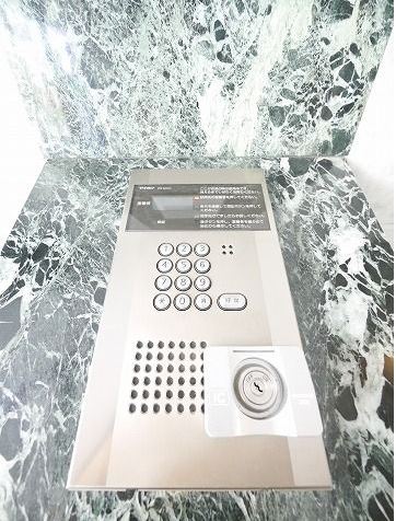 セキュリティ　安心のオートロック付きです☆