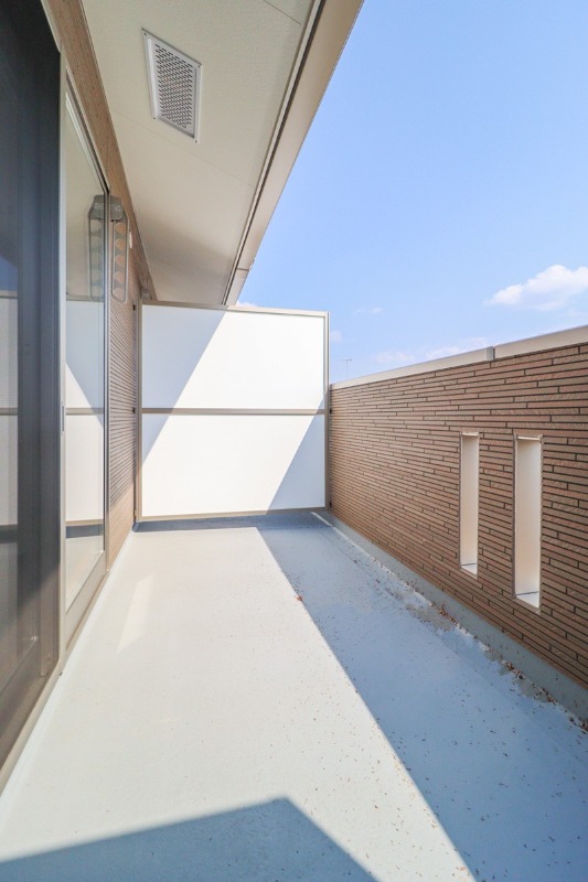 バルコニー　図面と現状に相違がある場合には現状を優先