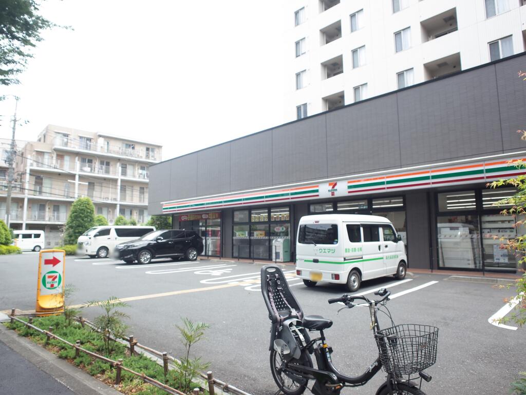 コンビニ　セブンイレブン世田谷給田3丁目店（コンビニ）まで118m