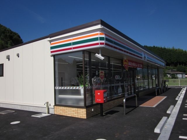 コンビニ　セブンイレブン玖珂千束店（コンビニ）まで800m