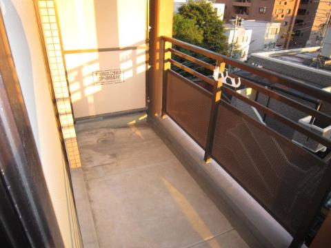 バルコニー　ベランダ