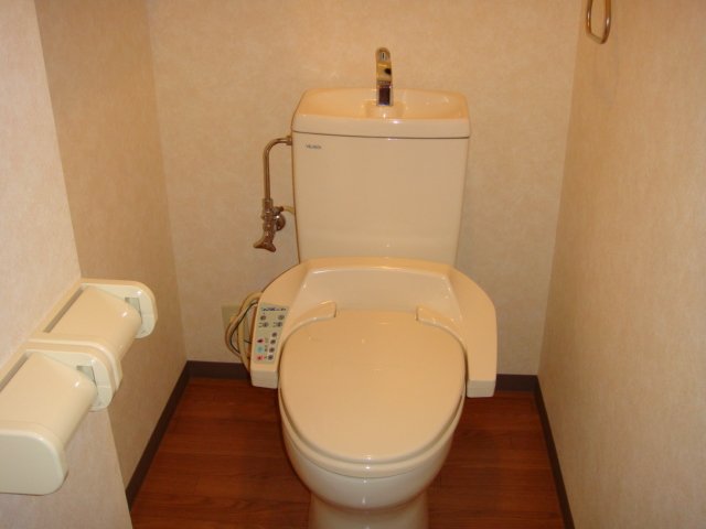 トイレ　シャワー付トイレ