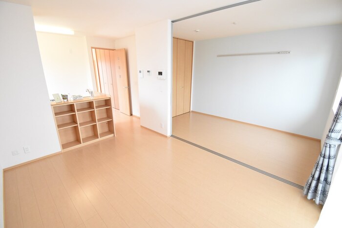 居室・リビング　ＬＤＫ１０．２帖 洋室５帖