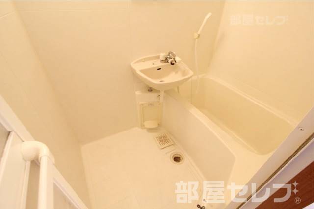 バス・シャワールーム　※別の部屋の写真を流用しています。