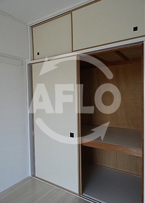 収納　ヴィラスリースター鶴浜　収納