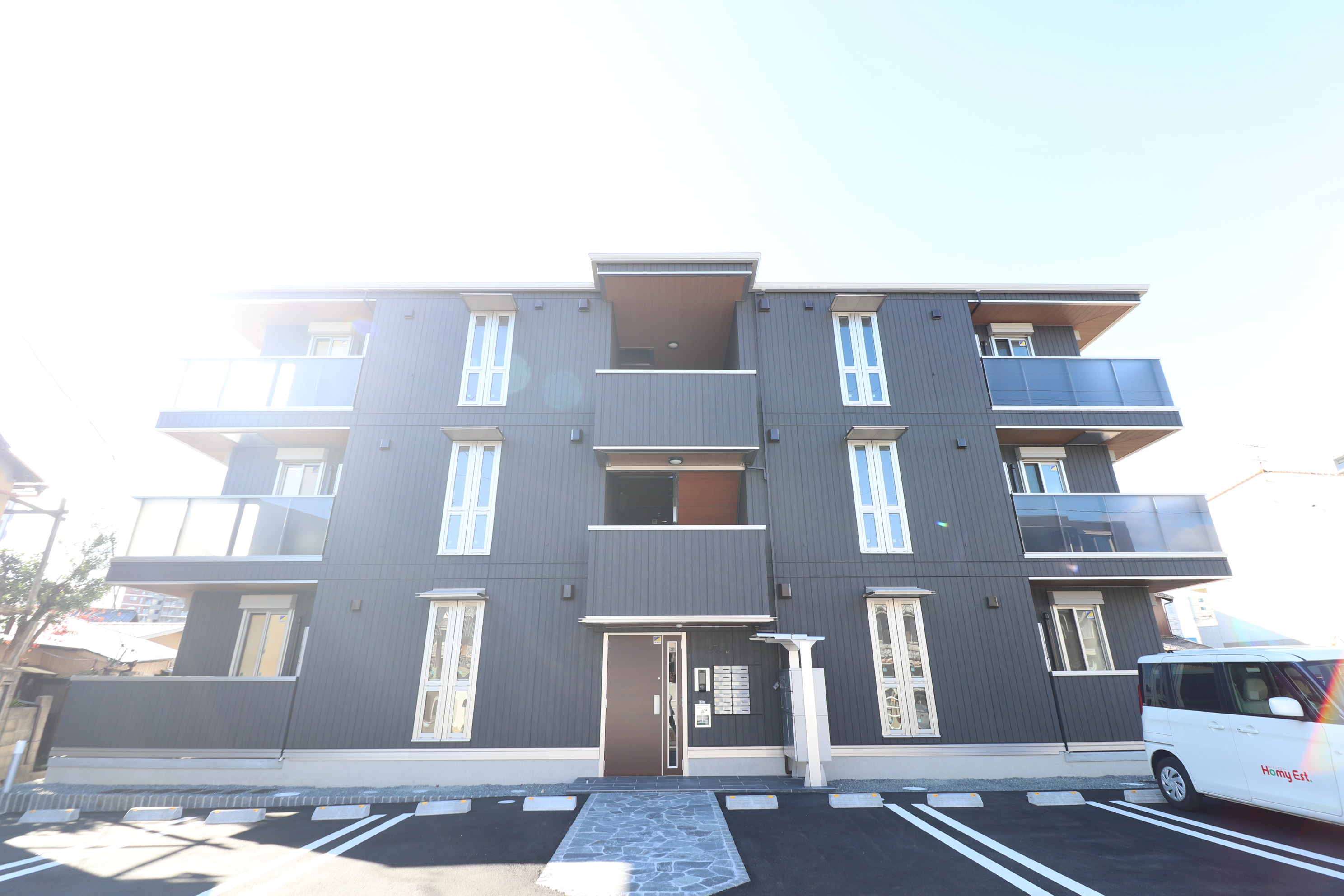 建物外観　オートロックで素敵な外観♪