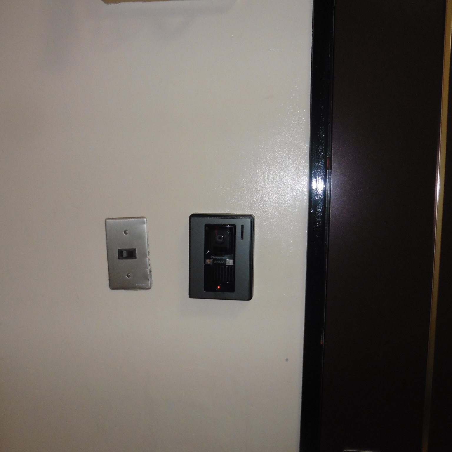 セキュリティ　モニター付きインターホン