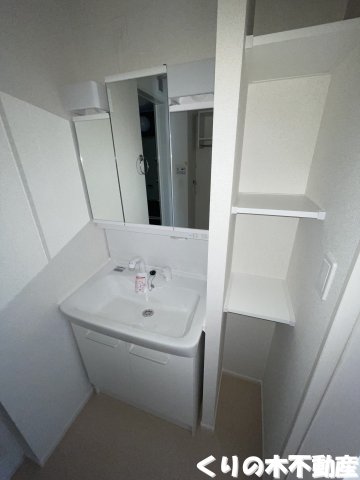 洗面設備　コンパクトで使いやすい洗面所