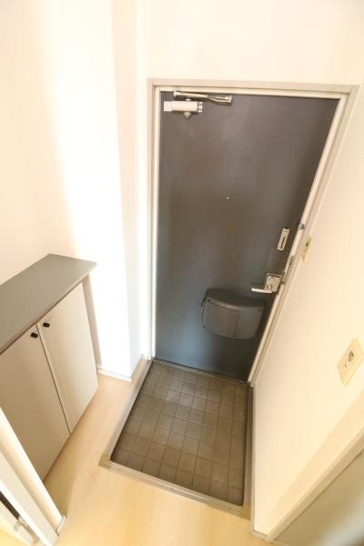 玄関　別の部屋より