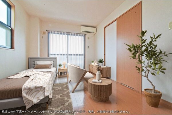 居室・リビング　玄関