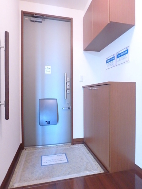 玄関　図面と現状に相違がある場合には現状を優先