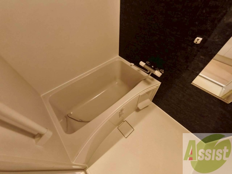 バス・シャワールーム　お風呂になります。一日の疲れを癒してくださいね。