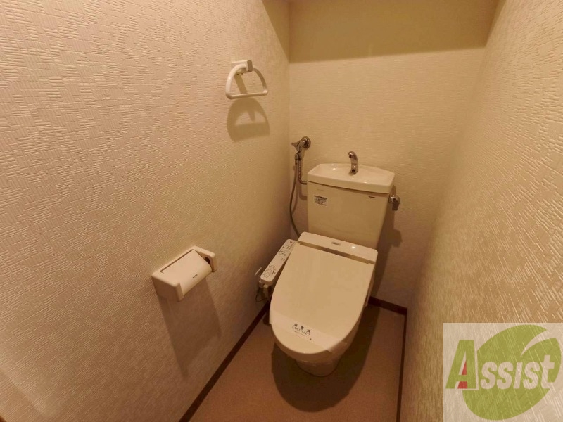 トイレ　ウォシュレット機能がついたトイレ。安心して使用できますね。